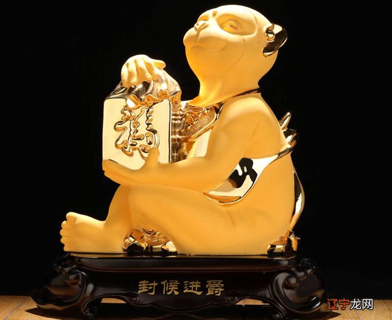 慈元阁财狮抱喜玉坠的三个生肖