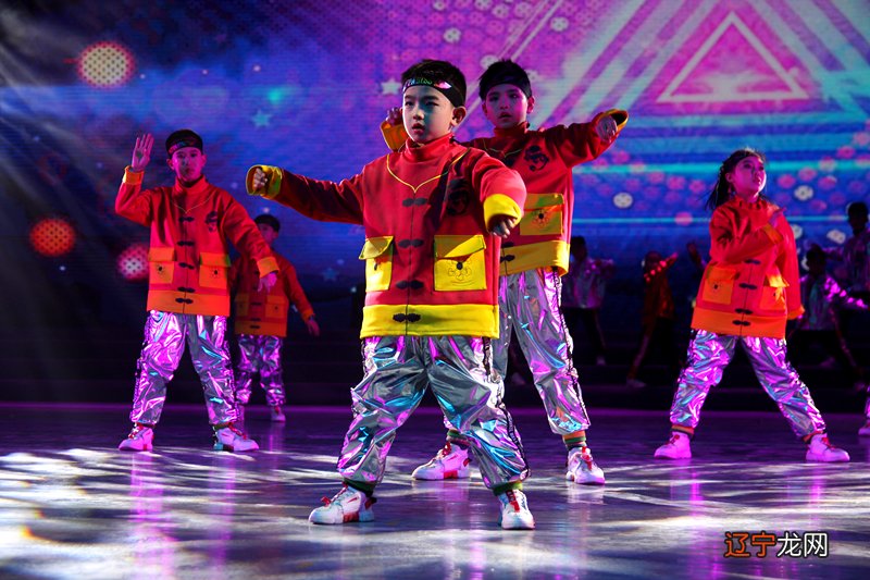 图 东北地区民俗文化大秧歌 专业舞蹈学姓名张博指导教师指导意见