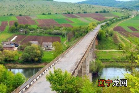 慈世堂:房子后面正对着桥的风水到底好不好?