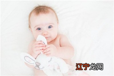 2018年出生的宝宝该取什么名字就来水墨先生起名大全