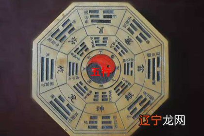 如何摆放室内物品、家具,悬挂字画物件和装修正确利用空间