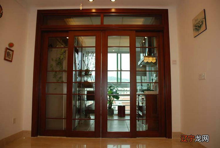 大门朝向西北方风水最好，子女容易产生叛逆想法吗？