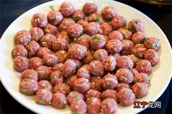 风水堂：梦见吃肉丸子是什么意思？