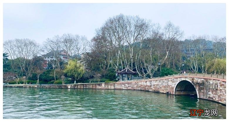 12星座怎么撩他们会比较顺手的星座时尚熊仁?