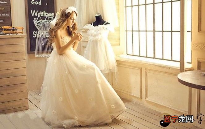 周公解梦:梦见自己穿婚纱办喜宴的详细含义