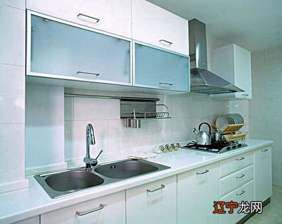 属羊八字偏强五行喜水的字_属虎 八字偏强,八字喜「水」,起名最好用五行属性为「水」的字_八字喜水的人的厨房风水