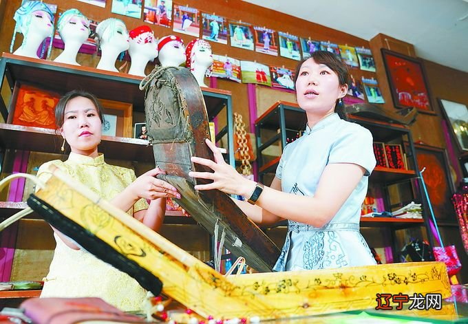 她是全国三少民族自治的后裔,将达斡尔民族文化发扬光大传承历史