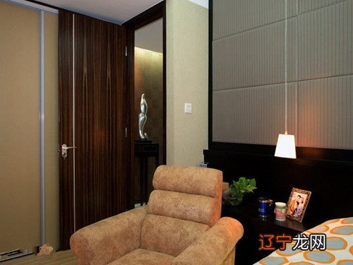 慈世堂：卧室门的颜色风水讲究有哪些？