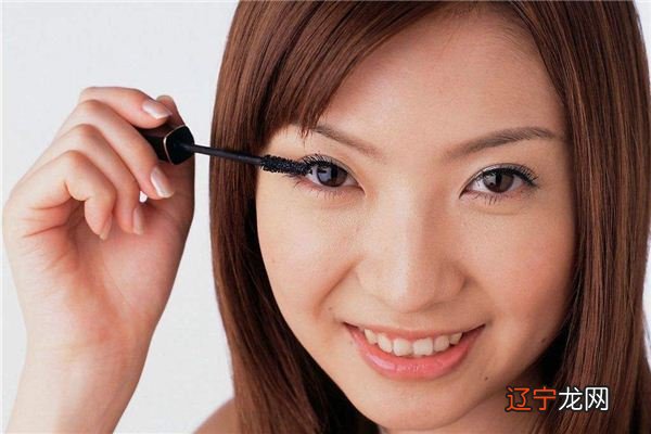 由爱星家风水堂:梦见化妆是什么意思?