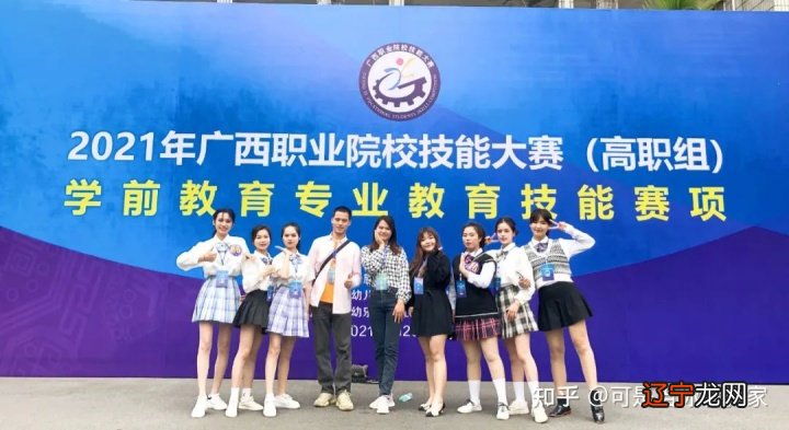 理应:成为现代化社会迅猛发展中民族文化得以传承与创新的重要途径