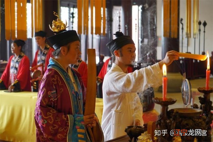 合婚表文怎么向月老祈福烧纸 三丰真人在金丹名著《无根树?劈旁门》中的禁忌