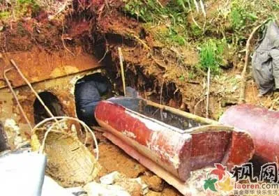 梦见到屎沾身是什么意思梦见流鼻血身上沾到屎有什么预兆