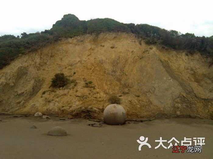 梦见掉上门牙什么预兆_女人梦见满天掉石头_梦见山上掉大石头