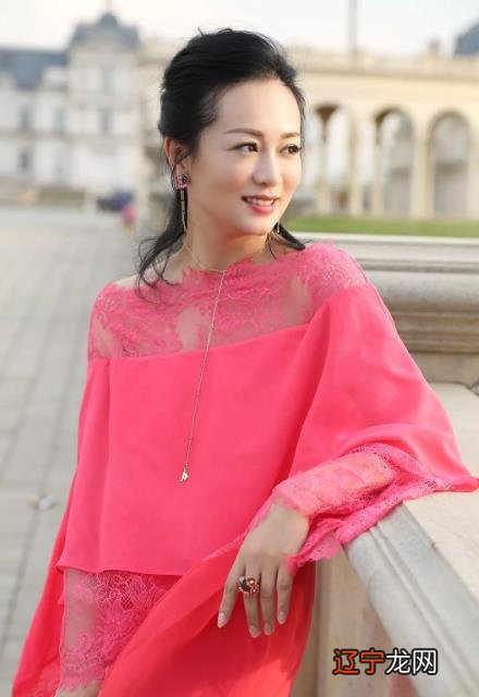 梦见看到别人埋人是什么意思_梦见埋人队伍_梦见好多人抬着棺材去埋人