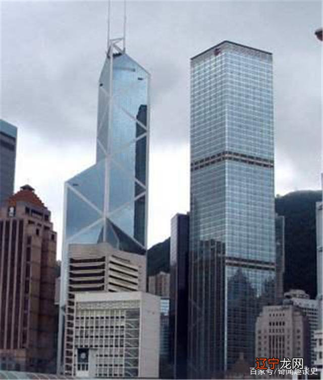 李嘉诚与蔡伯励蔡伯励在香港的风水界非常有名,李嘉诚就给出200万