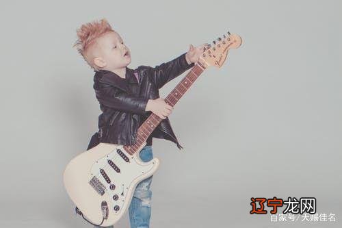 姓胡彦什么好听男孩名字,男孩带彦的名字推荐