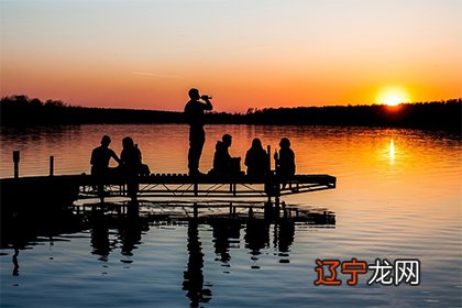 一起风水堂:十年大运转运有什么预兆?