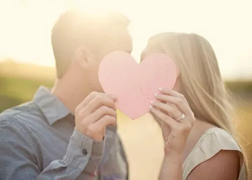 八字看配偶长相脸型,八字如何看夫妻,这是怎么回事