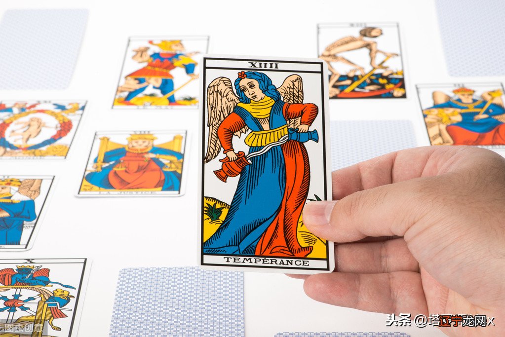占卜准么 塔罗中蕴含着深邃的哲学、神秘的精神世界、优美的艺术内涵