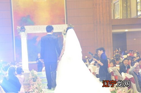 风水堂:八字合婚准不准?