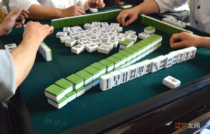 一 有人问,打麻将运气重要还是技术重要?