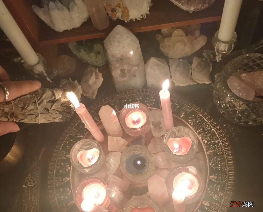 占卜师介绍 一度玄学热度高涨，背后是搞“上头”的年轻人们