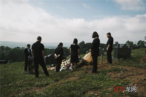 梦见祭拜祖先是什么意思