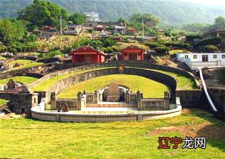 墓地不宜朝向朝东方风水较好，对后人不利！