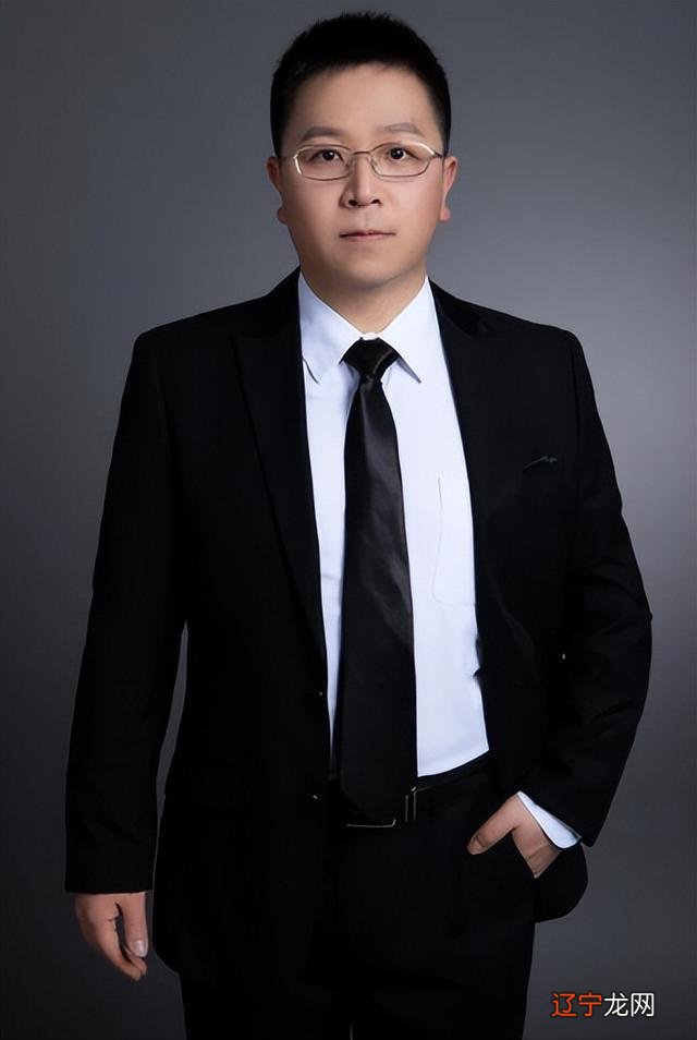 周易六爻占卜解卦 “国学智慧和当代心理”栏目品牌创始人，心理咨询师