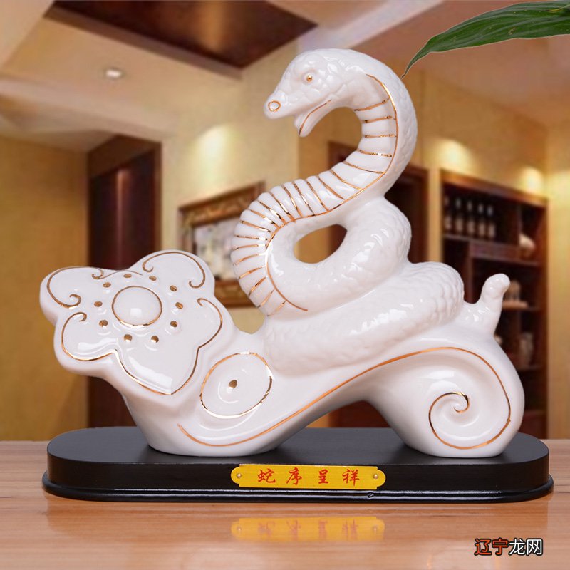 男马和女蛇属相相配吗_男属蛇同什么生肖最好_88年属龙女89年蛇男2016结婚