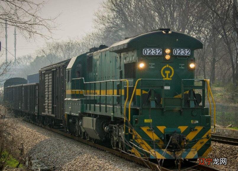 梦见开车开在海里_梦见开车差点掉大海里_梦见开车开得快