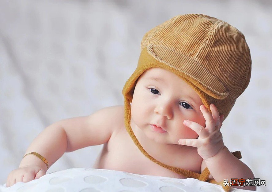 总是会起有关联的名字彰显宝宝之间的关系的