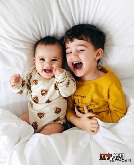 总是会起有关联的名字彰显宝宝之间的关系的