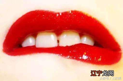 上下嘴唇一样厚的女人喜欢哪种类型的人?