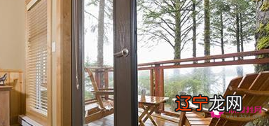 沙发背靠阳台有可能会有不好风水的，你知道吗？