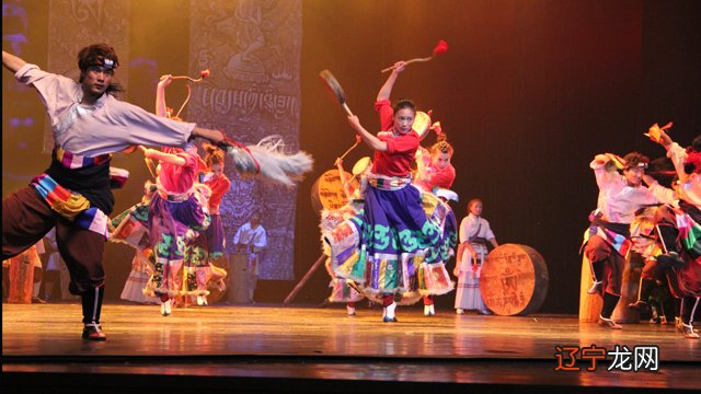 组图 关键词:都市表演特色民俗舞蹈即民间风俗