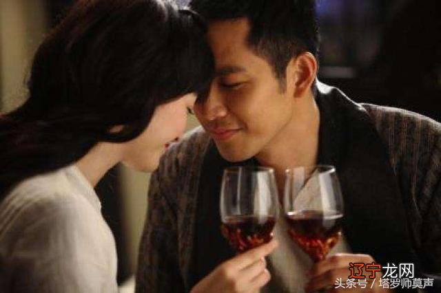 Q3:怎样用塔罗占卜你在深爱的人心中是什么地位?