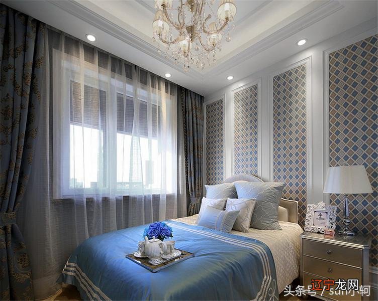 居家风水学中的门窗风水学，门前有大树吉利吗？