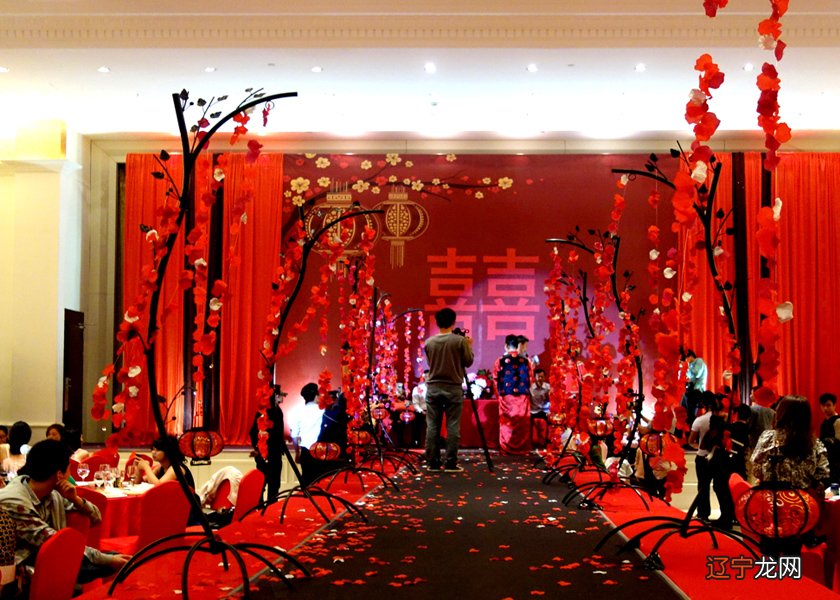 合婚订婚与结婚的区别：合婚订婚是什么意思呢，哪位大师知道啊？