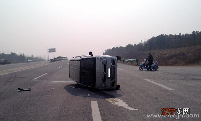 梦见大货车翻车,金钱方面运势上升的征兆,暗示梦者
