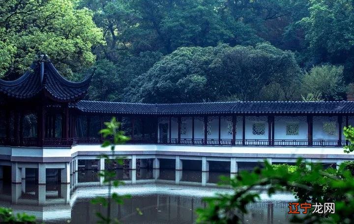 周易研究的对象是天、地、人三才,都有着