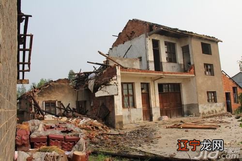 屋塔房王世子小说_梦见房倒屋踏_屋塔房王世子收视率