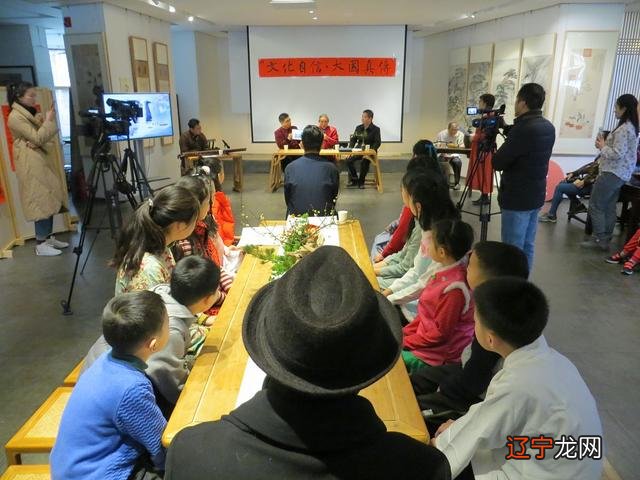 大学生提升大学生的文化自信,树立起对中华优秀传统文化和时代精神的认同感