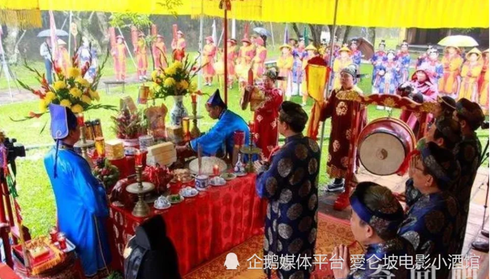 越南基本上的文化习俗和节日有许多不同的起源模式