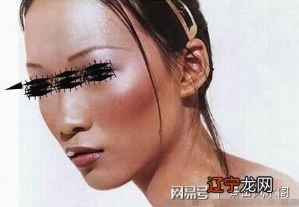 颧骨高的女性克夫相，女人克夫还表现在有黑斑有斜纹