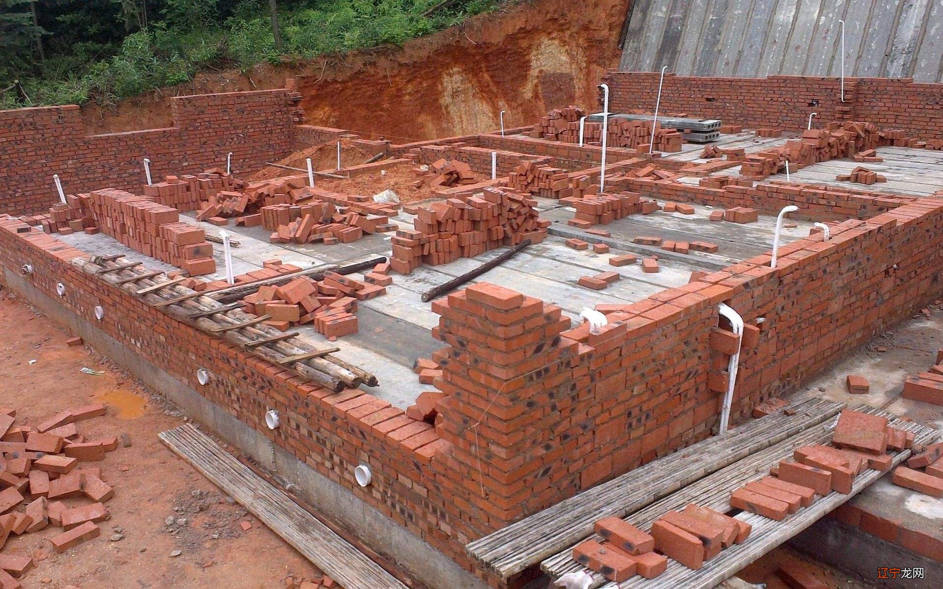 住宅必须是坐北朝南的吗_楼房住宅的坐山朝向 ， 应该如何判断_ 第2张