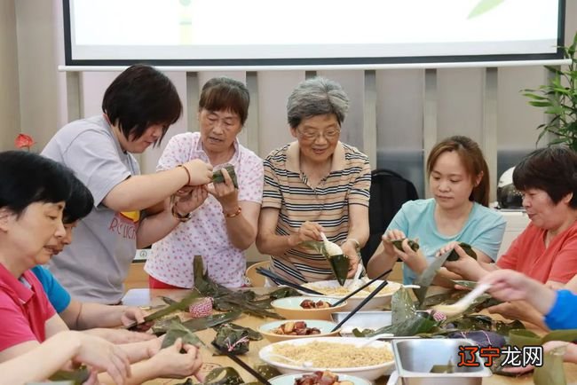 2014好客山东贺年会 民俗活动 沂源县放河灯祈福_低碳活动体验活动_民俗体验活动有哪些