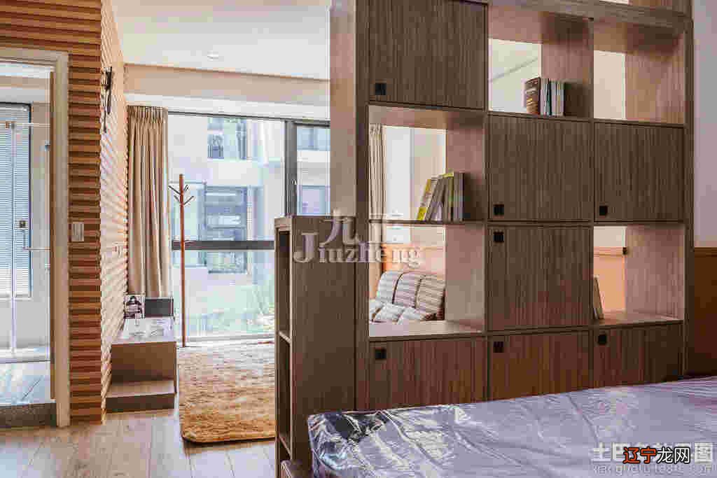 近些年来,人们对于房屋客厅装修风水越来越重视不同区域的装修,