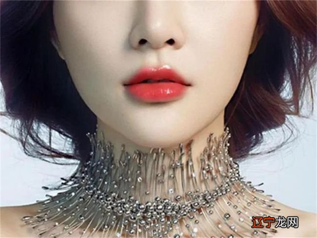 女人嘴巴看面相分析图解，嘴唇薄薄难以闭拢嘴唇厚厚的