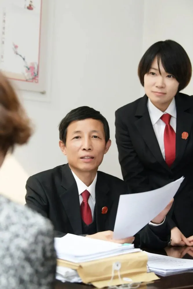 《奇门遁甲》是中华民族的经典著作,八门九星、阴阳五行、三奇六仪